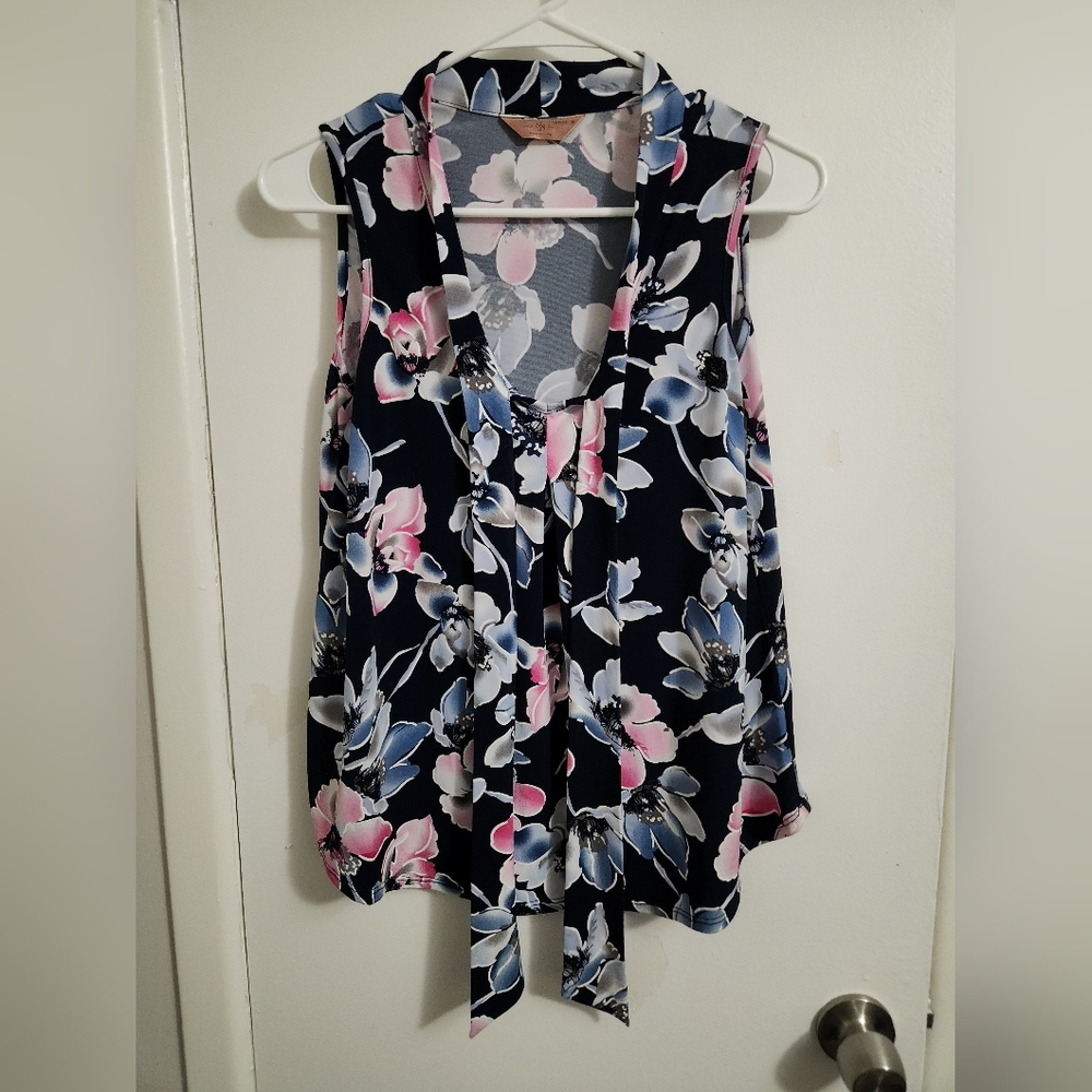 Floral Sleeveless Blouse